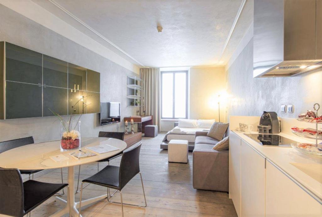 Milan Duomo Suites Bagian luar foto