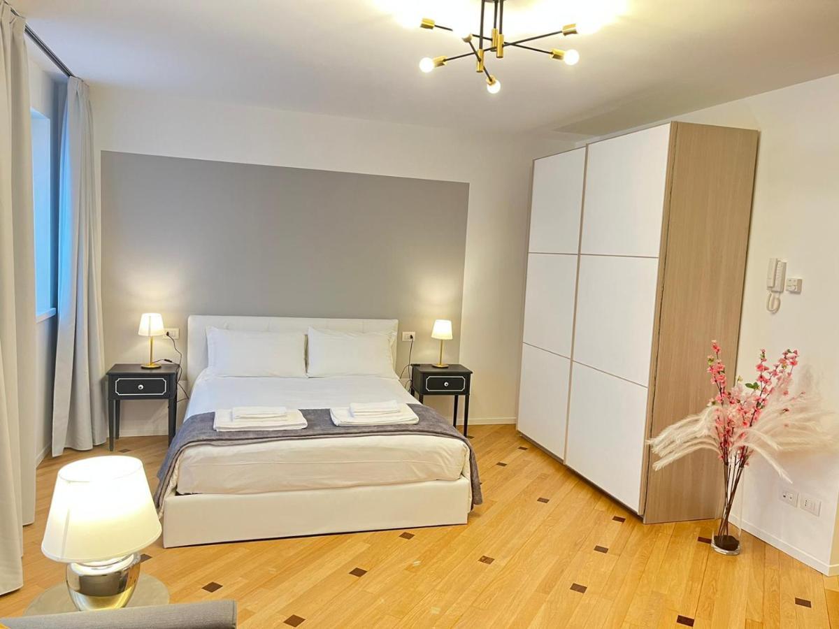 Milan Duomo Suites Bagian luar foto