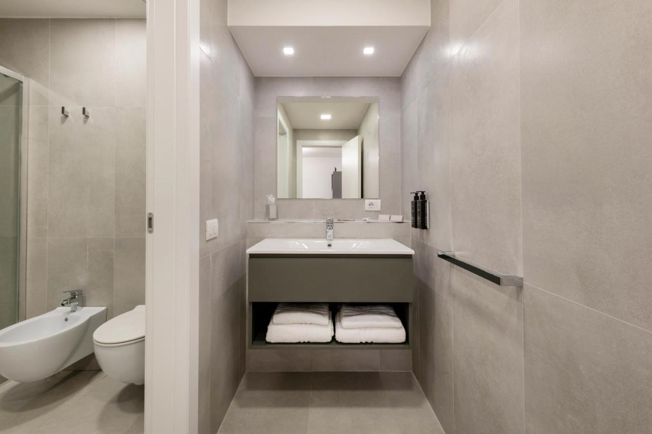 Milan Duomo Suites Bagian luar foto