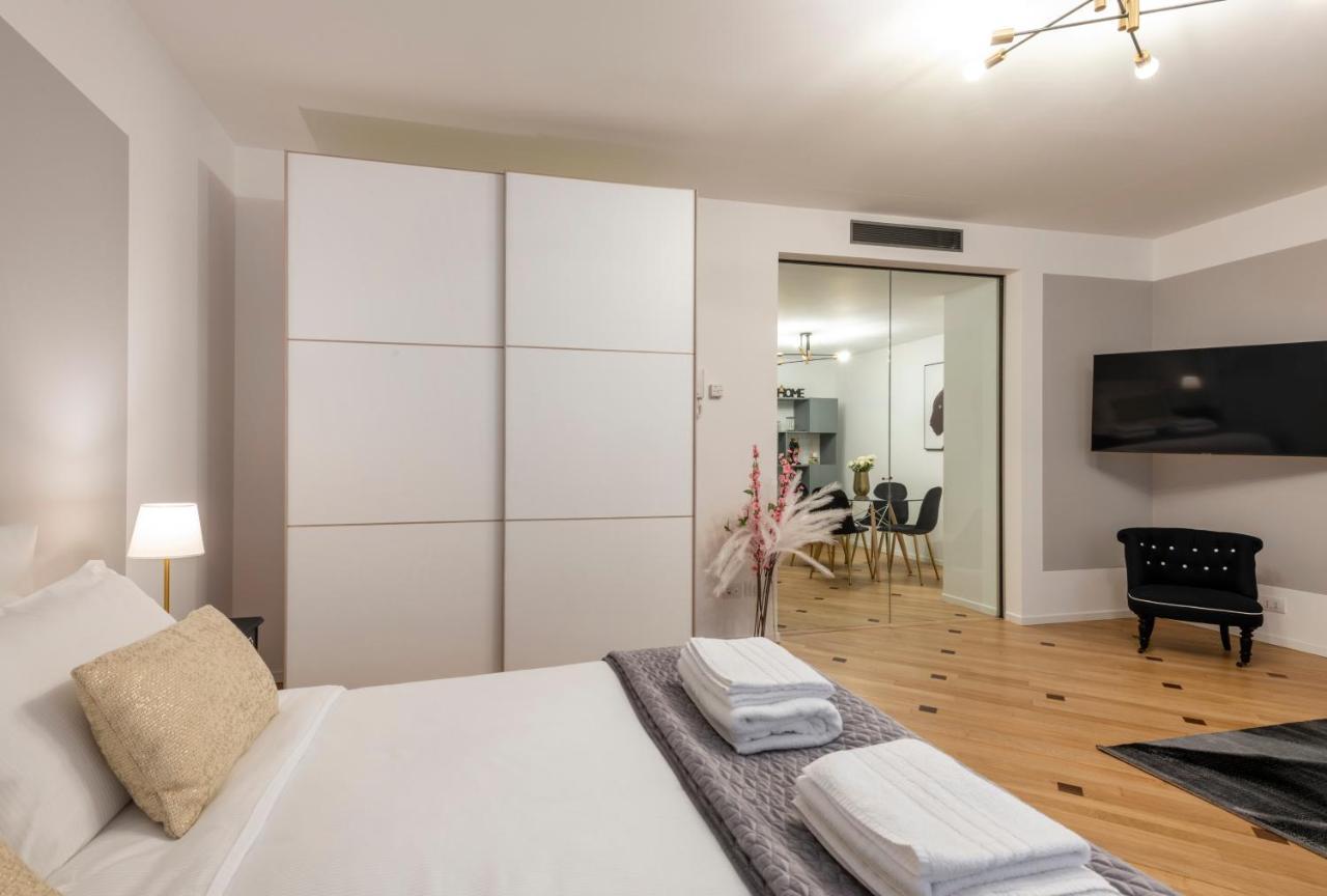 Milan Duomo Suites Bagian luar foto