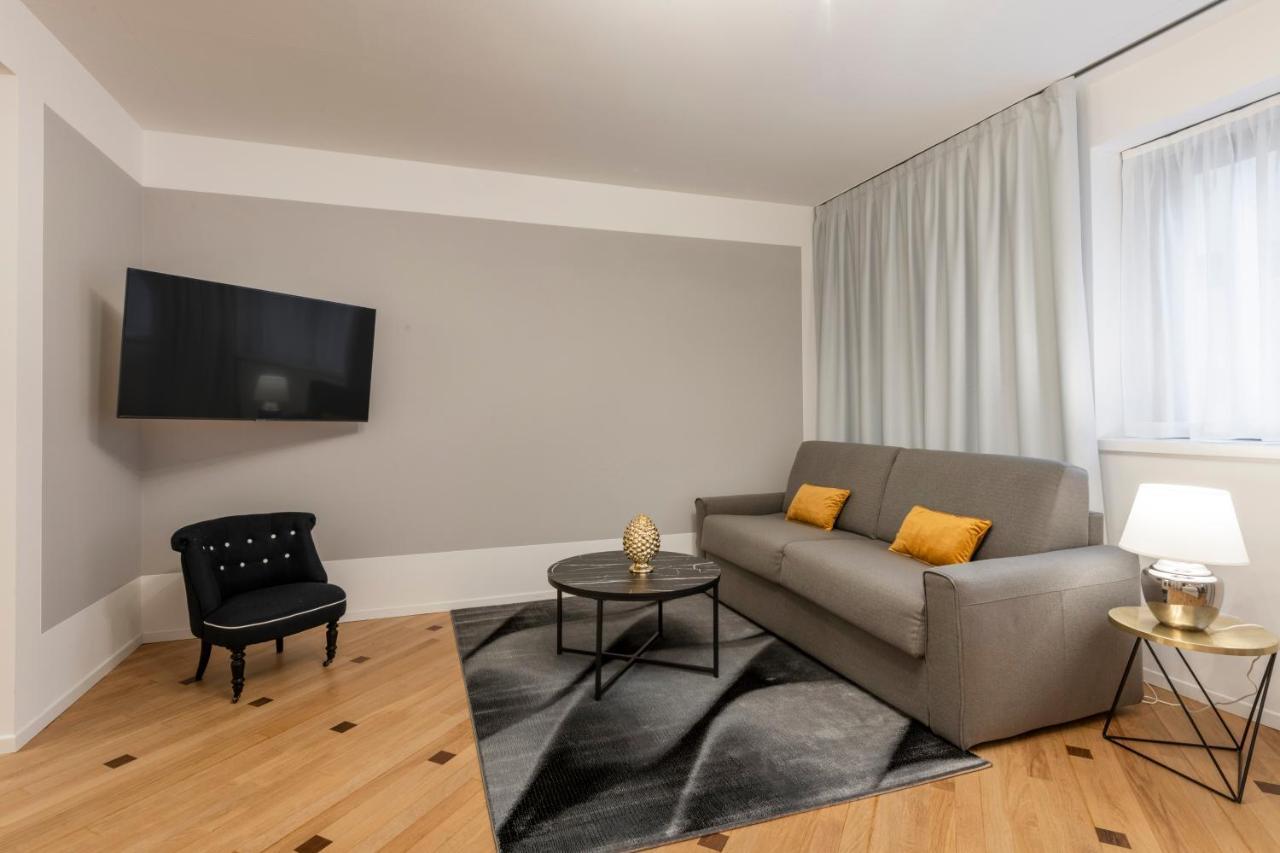 Milan Duomo Suites Bagian luar foto